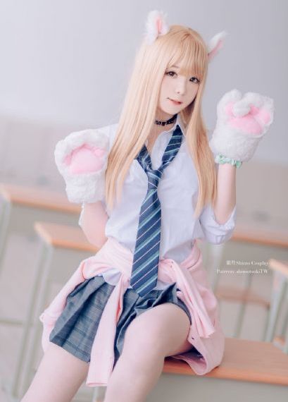 女大学生的沙龙室1